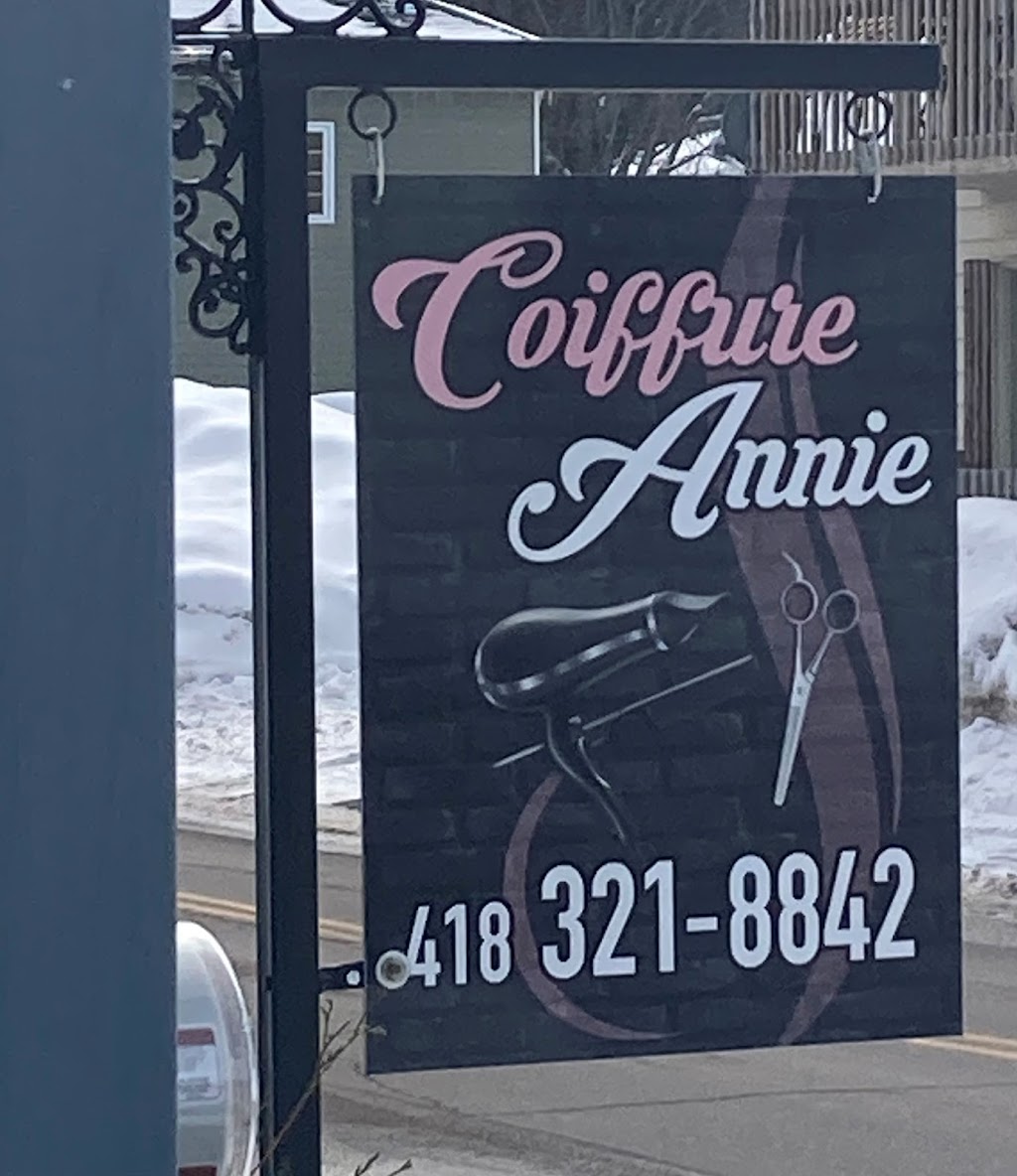 Coiffure Annie | 141 Rue de la Gare, Chambord, QC G0W 1G0, Canada | Phone: (418) 321-8842