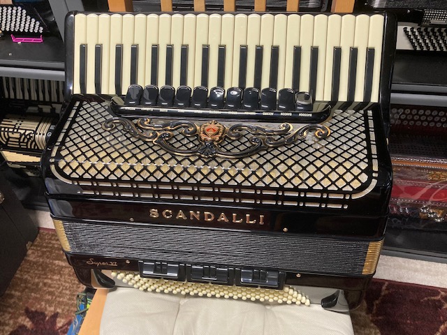 Andersons Accordion | 31 Upper Middle Rd #4165, Burlington, ON L7M 0V4, Canada | Phone: (905) 335-6631