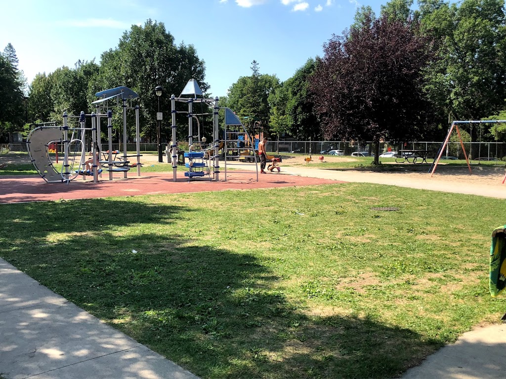 terrain de jeu pour enfant | Rue Beaubien E, Montréal, QC H1X 1P2, Canada | Phone: (514) 872-0311