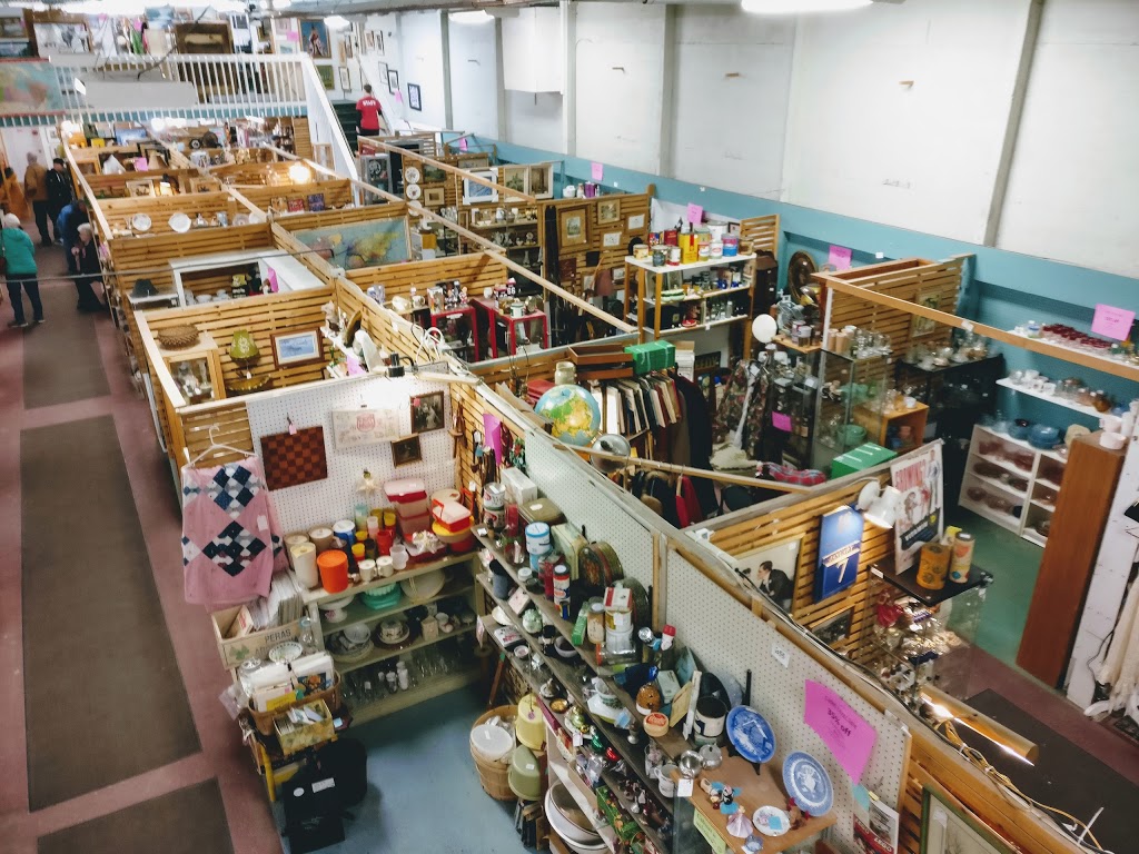 The Freelton Antique Mall | 248 Freelton Rd, Freelton, ON L8B 0Z5, Canada | Phone: (905) 659-0948