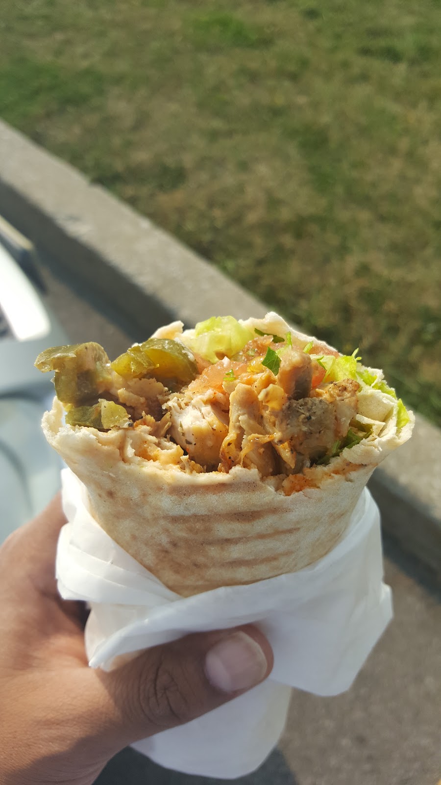 Shawarma Hut | 17 Queen St N, Mississauga, ON L5N 1A2, Canada | Phone: (905) 286-9495