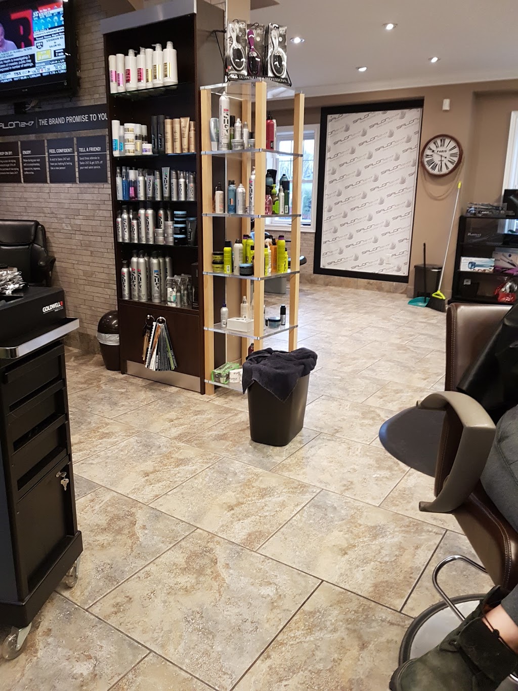 Salon 247 | 247 Queen St W, Brampton, ON L6Y 1M7, Canada | Phone: (905) 451-0247