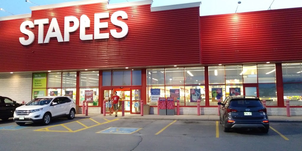 Staples Newmarket | 17810 Yonge St Bldg. A, Newmarket, ON L3Y 8S1, Canada | Phone: (905) 898-3956