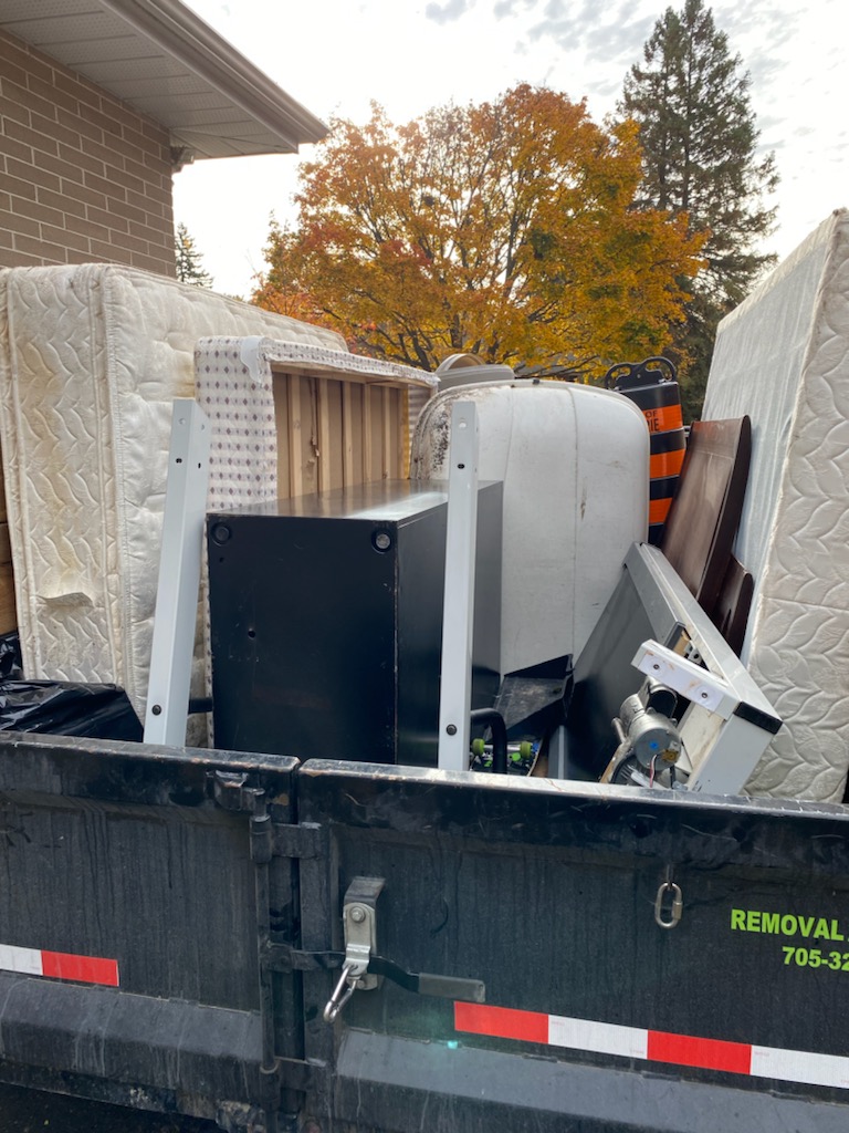 ALL PRO junk removal | 75 White Crescent, Barrie, ON L4N 5Z9, Canada | Phone: (705) 321-3965