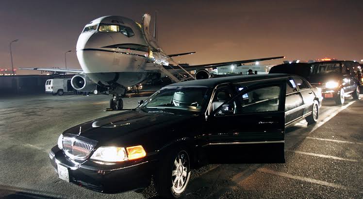 Limousine and Taxi Service Hamilton | 105 Mericourt Rd, Hamilton, ON L8S 2N6, Canada | Phone: (416) 698-5050