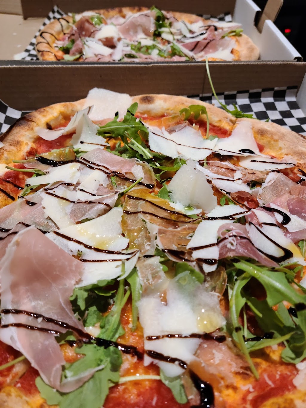 Pizzeria Gusto | 5152 Rue Jarry E, Saint-Léonard, QC H1R 1Y4, Canada | Phone: (514) 326-5184