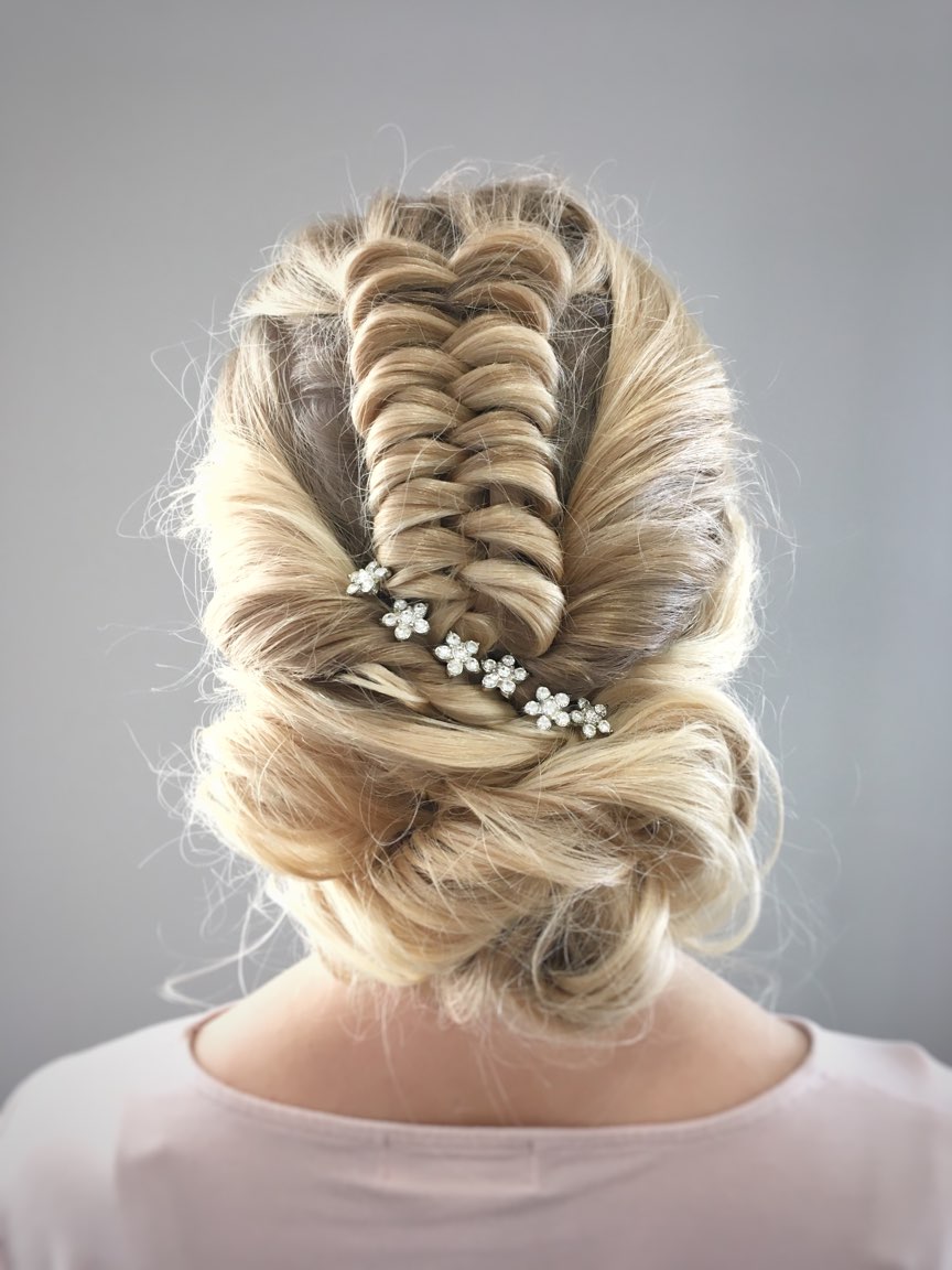 Hair Fashion & Bridal Salon | 522 Main St W, Grimsby, ON L3M 1T5, Canada | Phone: (905) 945-1986