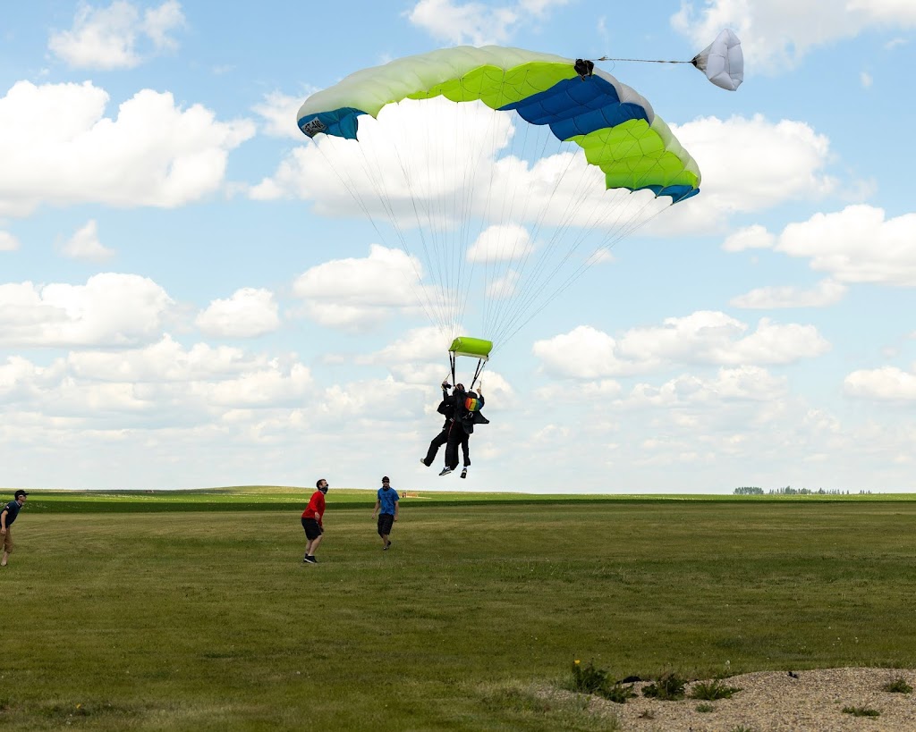 Skydive Extreme Calgary | Section 16, Township 28, Range 25, Meridian W4, Beiseker, AB T0M 0G0, Canada | Phone: (825) 994-7392