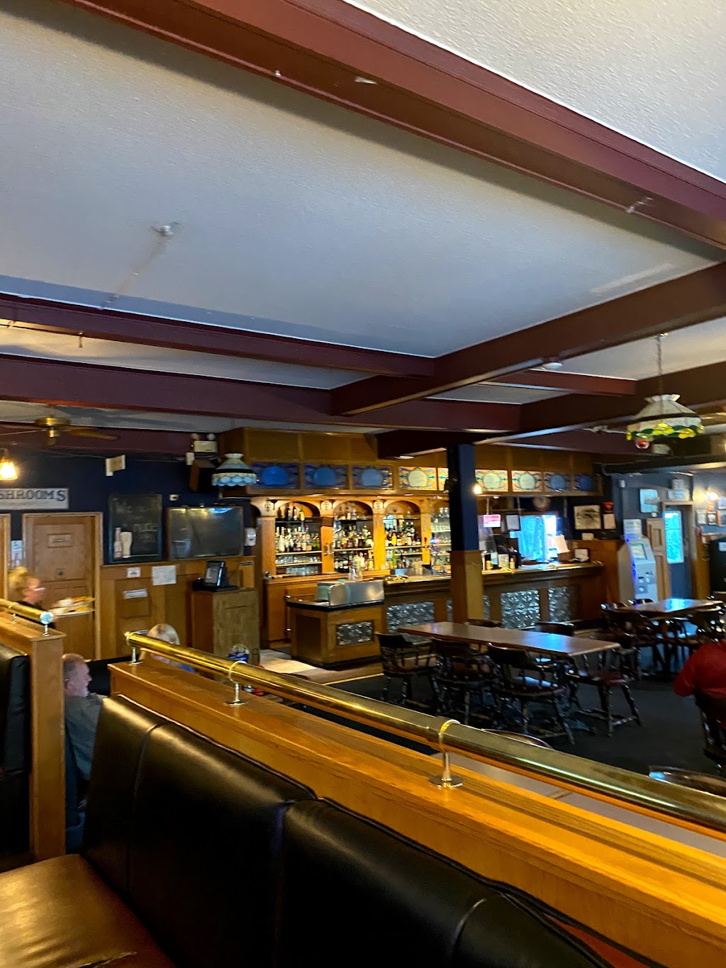 The Shoe Pub | 9576 Chemainus Rd, Chemainus, BC V0R 1K5, Canada | Phone: (250) 416-0411