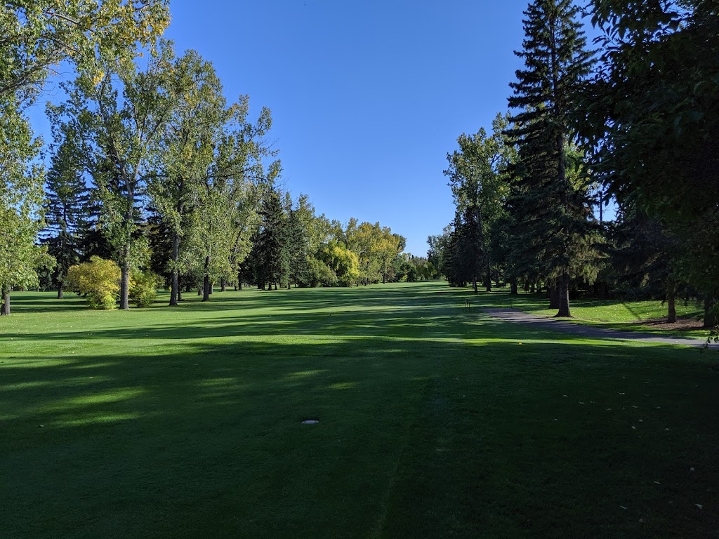 Willow Park Golf & Country Club | 639 Willow Park Dr SE, Calgary, AB T2J 0L6, Canada | Phone: (403) 271-4231