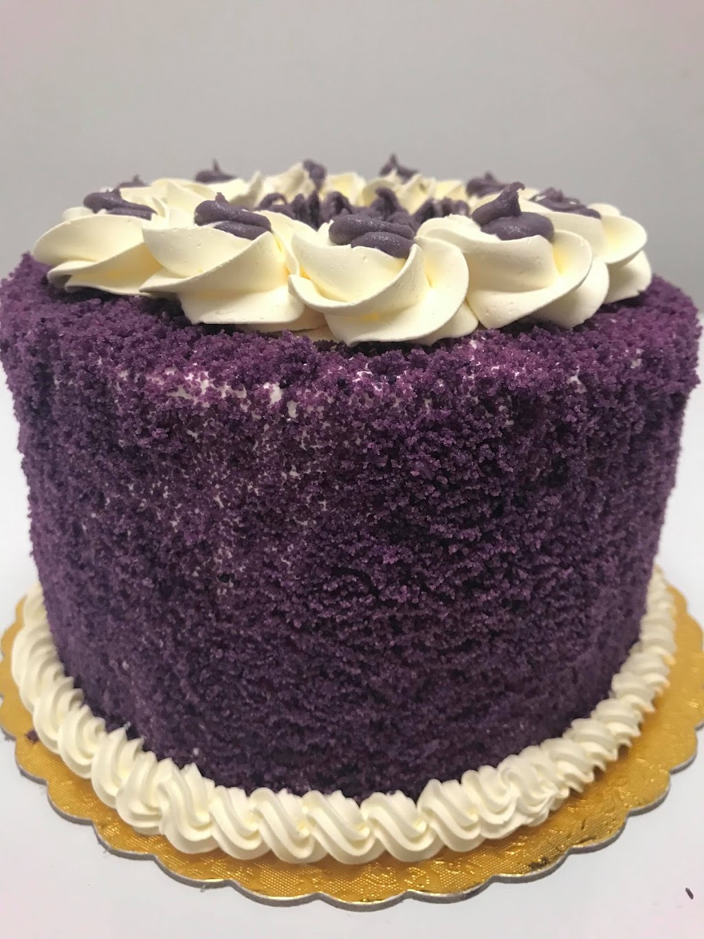 Purple Yum Cakes & Pastries Ltd. | 735 Ranchlands Blvd NW #16, Calgary, AB T3G 3A9, Canada | Phone: (403) 452-2185