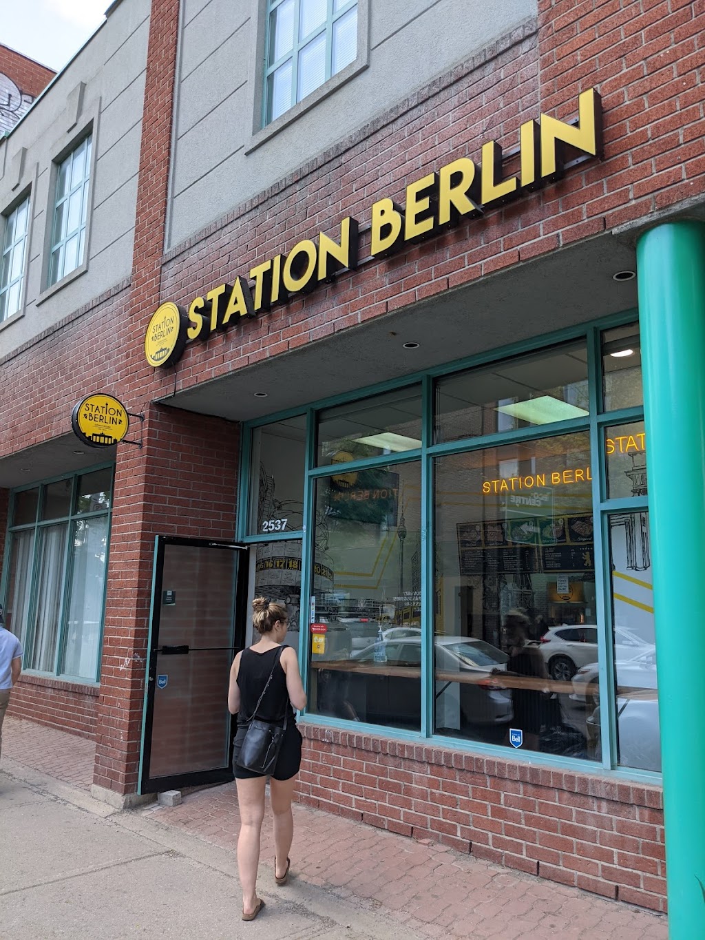 Station Berlin | 2537 Rue Centre, Montréal, QC H3K 1J9, Canada | Phone: (514) 846-0030