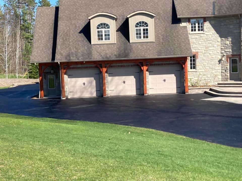 Petro’s Sealing - Driveway Sealing | 45 Brushwood Crescent, Barrie, ON L4N 7G6, Canada | Phone: (705) 828-1639