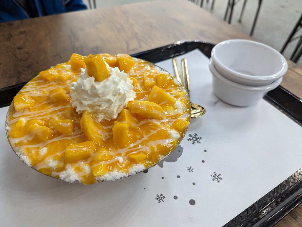 Snowy Village Dessert Cafe | 180 Legacy Main St SE #145, Calgary, AB T2X 4R9, Canada | Phone: (825) 222-4416
