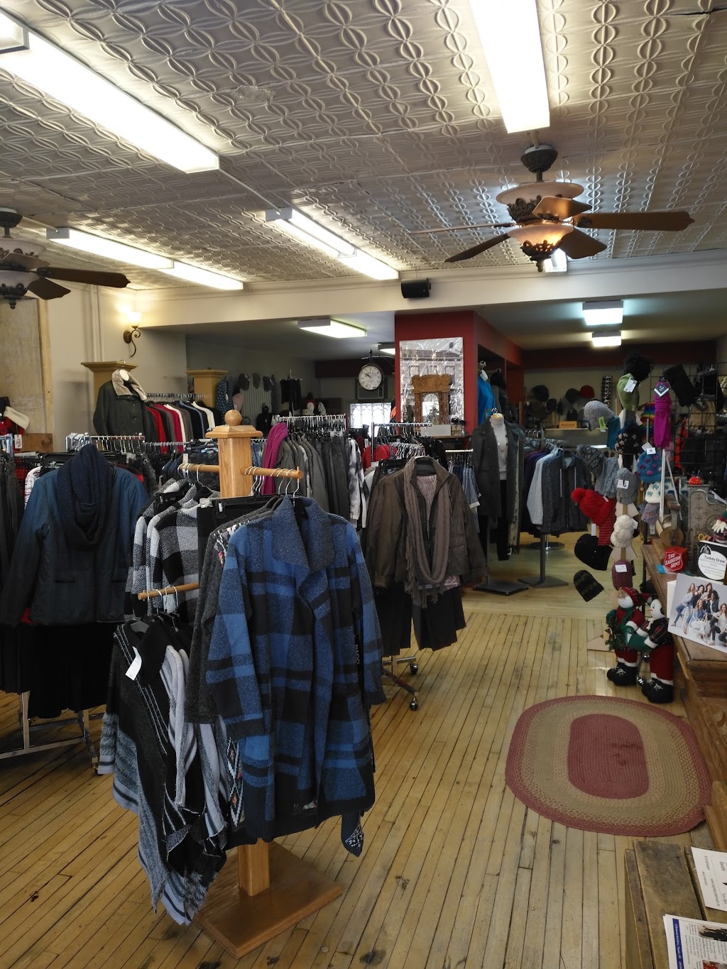 Octobers Clothing Store | 8 Dundas St E, Napanee, ON K7R 1H6, Canada | Phone: (613) 354-0043