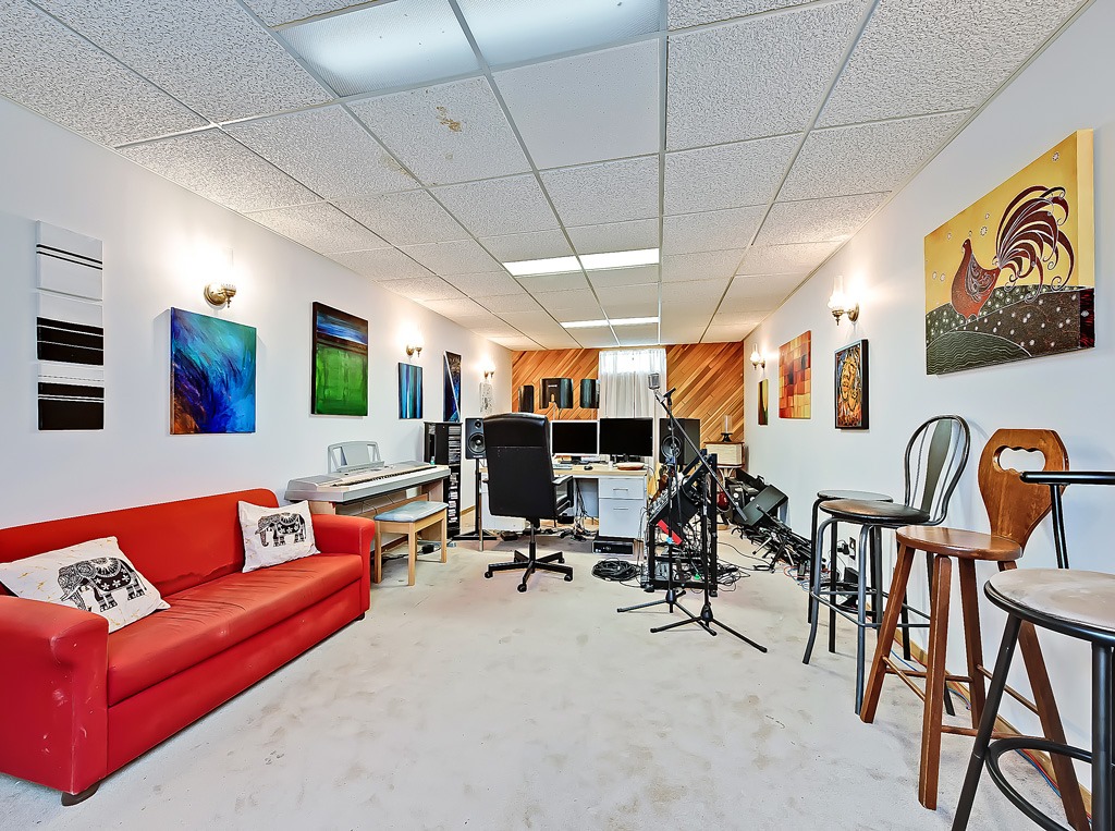 Axlr Sound Labs | 235 Edgevalley Cir NW, Calgary, AB T3A 4X8, Canada | Phone: (403) 614-1546