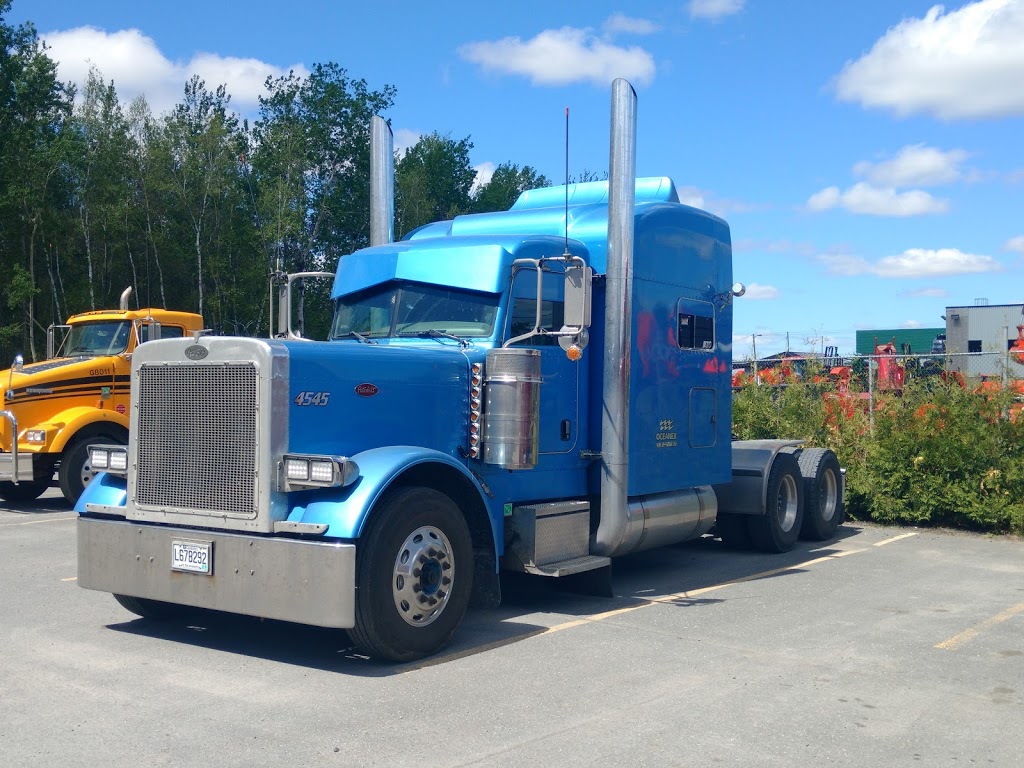 Camions Excellence Peterbilt | 5750 Place Kubota, Drummondville, QC J2B 6V4, Canada | Phone: (819) 479-3221