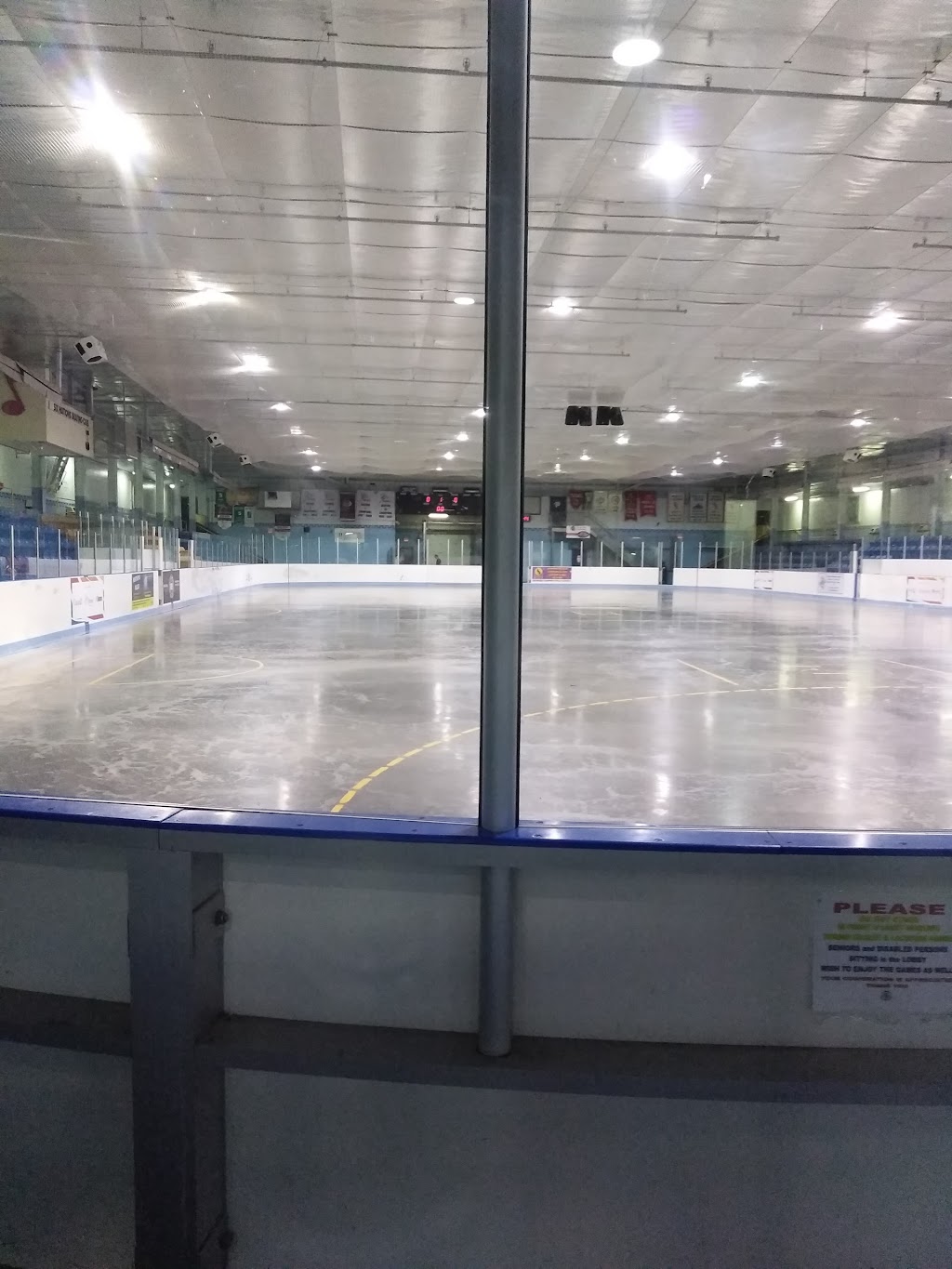 Gaylord Powless Arena | 1738 4th Line, Ohsweken, ON N0A 1M0, Canada | Phone: (519) 445-4311