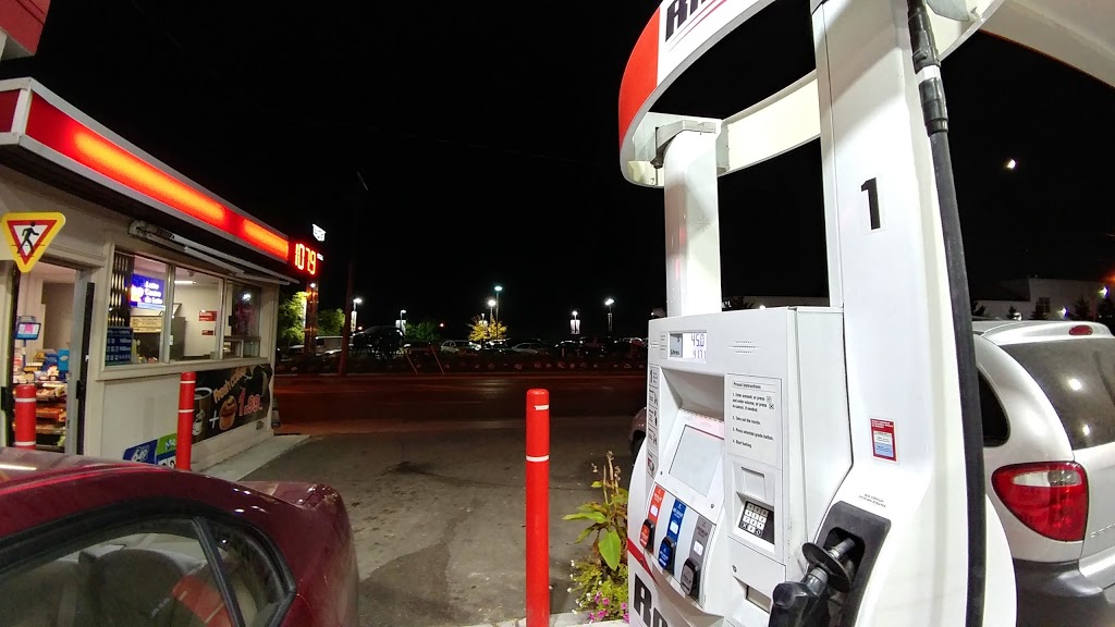 RACE TRAC | 2580 St Clair Ave W, York, ON M6N 1L9, Canada | Phone: (416) 760-7337