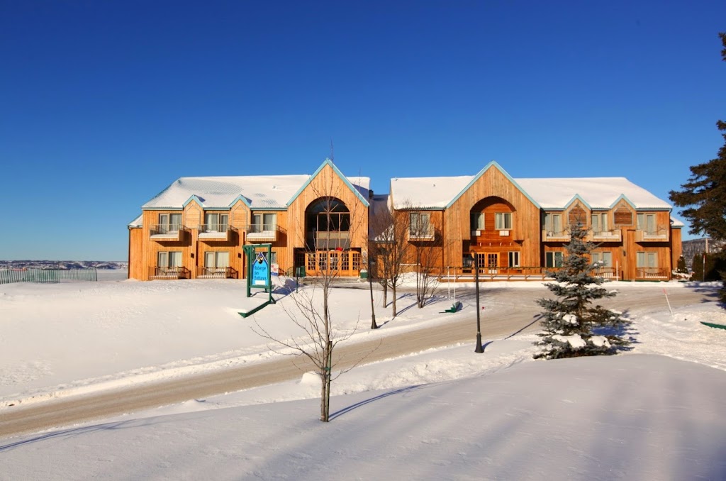 Auberge Des Battures | 6295 Bd de la Grande-Baie-Sud, La Baie, QC G7B 3P6, Canada | Phone: (418) 544-8234