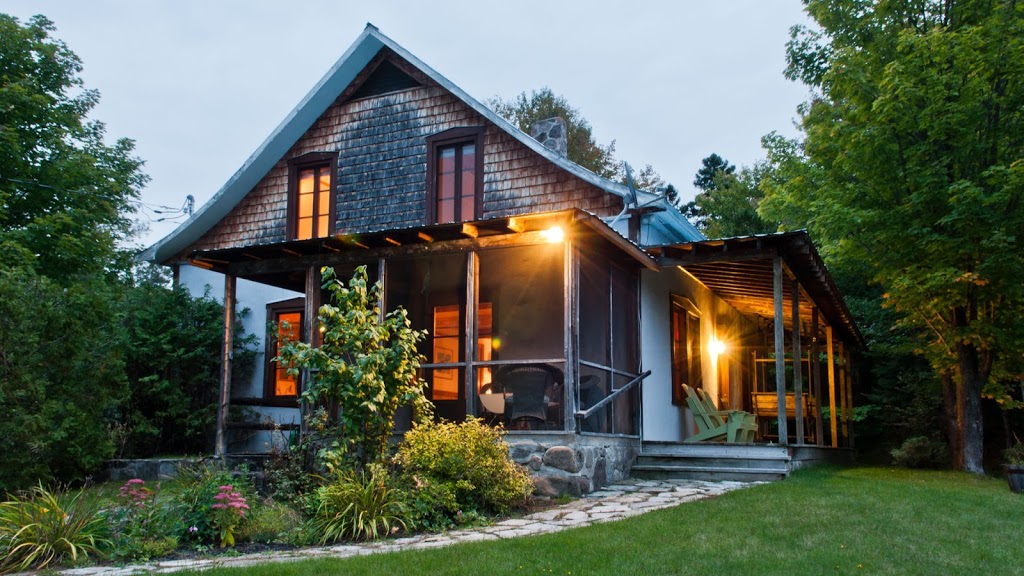 CEDAR CREEK, PETIT TRAIN DU NORD, LAURENTIANS | 1735 Chemin de la Gare, Val-Morin, QC J0T 2R0, Canada | Phone: (819) 324-9663