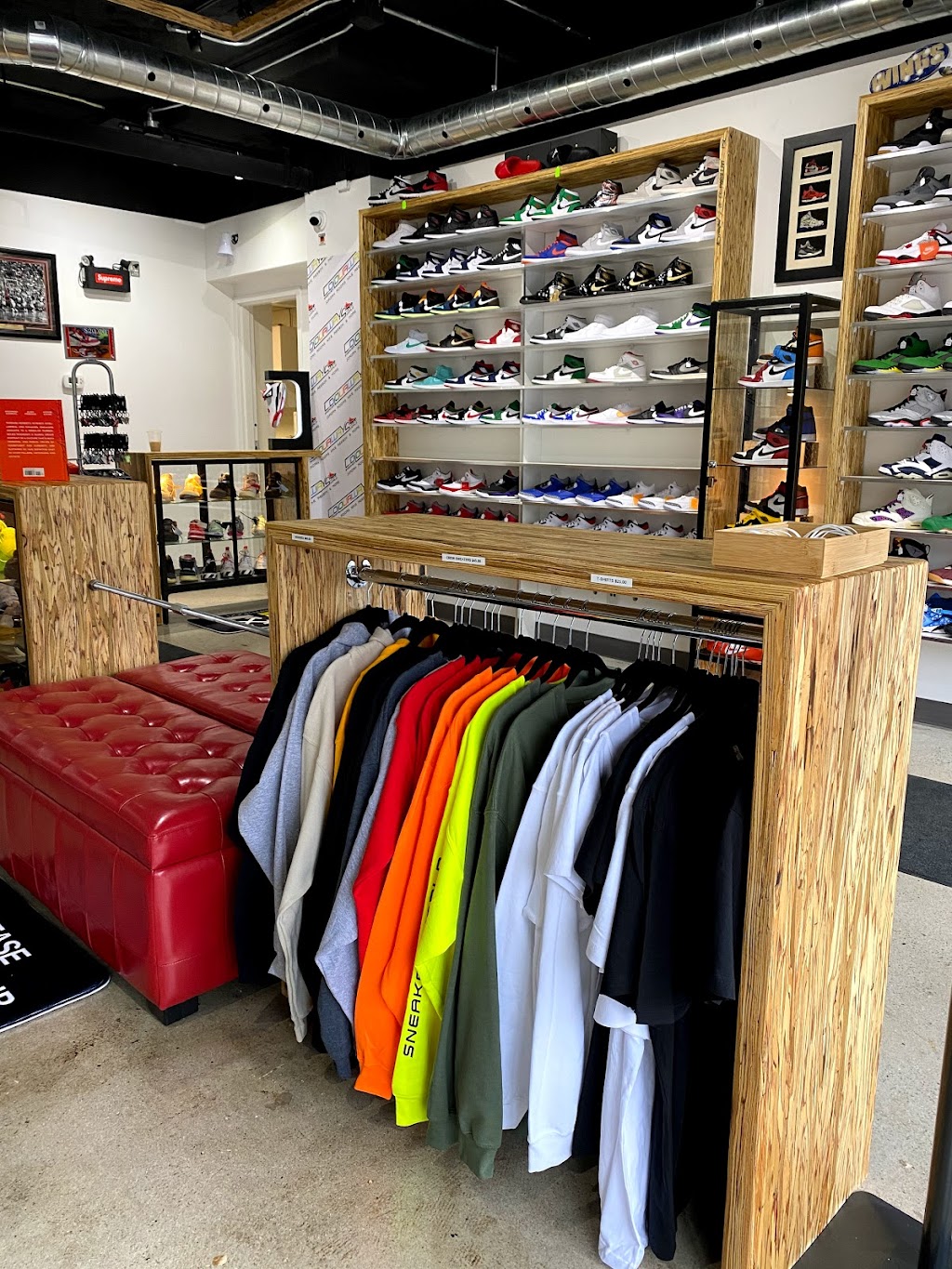 Colourways Sneaker World Limited | 165 Ontario St Unit 8, Kingston, ON K7L 2Y6, Canada | Phone: (613) 544-0864