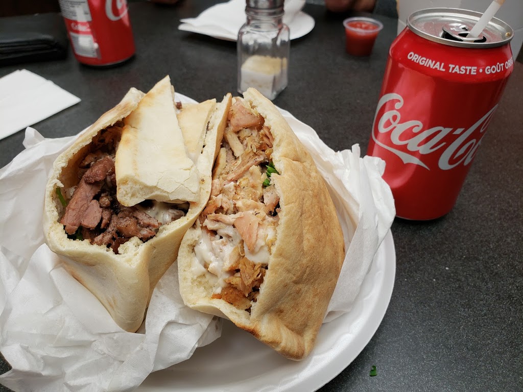 Shawarma Empire | 1823 Lawrence Ave E, Scarborough, ON M1R 2Y3, Canada | Phone: (416) 285-1337