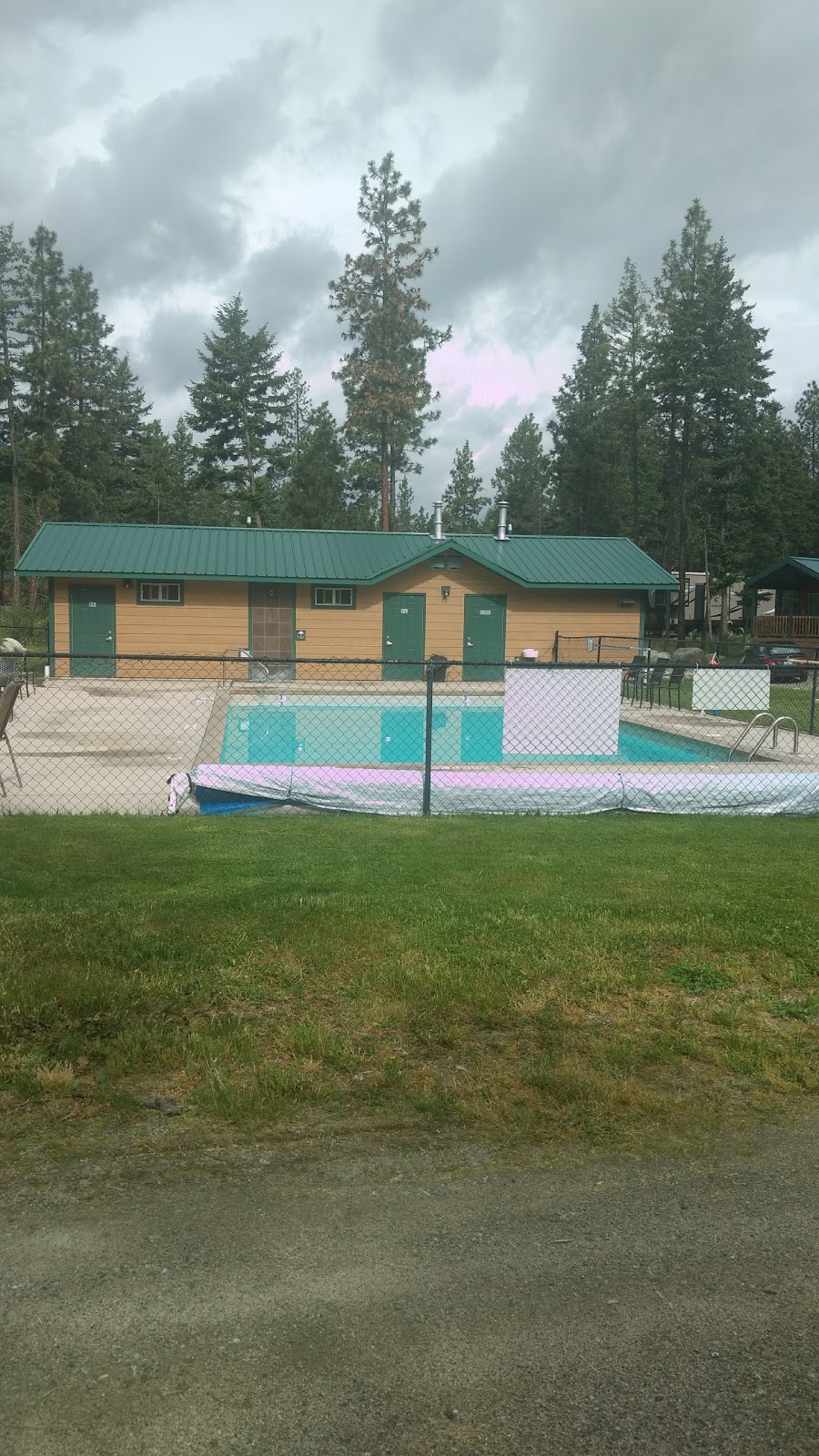 Camp Okanagan Resort | 4835 Paradise Valley Dr, Peachland, BC V0H 1X3, Canada | Phone: (888) 640-7040