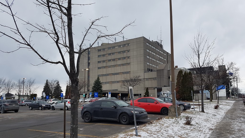 Suroît Regional Hospital | 150 Rue Saint-Thomas, Salaberry-de-Valleyfield, QC J6T 6C1, Canada | Phone: (450) 371-9920