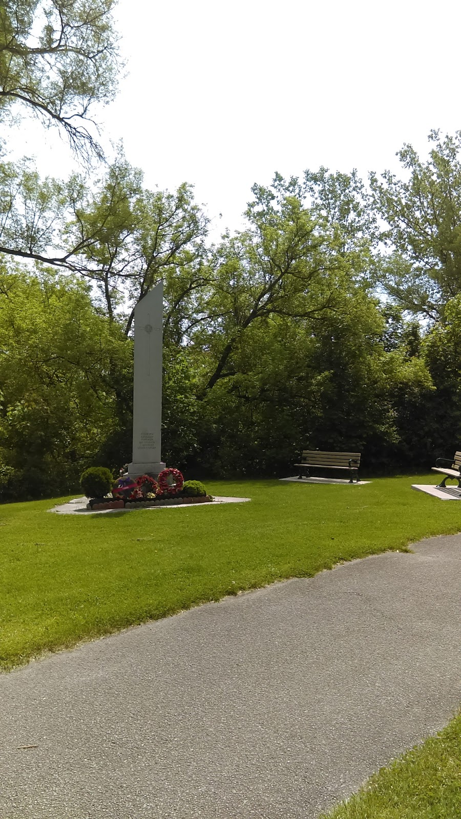 Canadian Ukrainian Memorial Park | 425 Scarlett Rd, Etobicoke, ON M9P 2S4, Canada