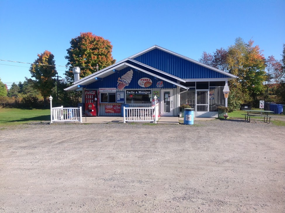 Casse-Croûte Tournesol et Bar Laitier | 2830 Chemin St Pierre N, Sainte-Thècle, QC G0X 3G0, Canada | Phone: (418) 289-3217