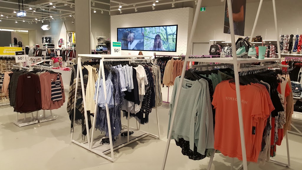 Ardene | 900 Boulevard Grignon, Saint-Jérôme, QC J7Y 3S7, Canada | Phone: (450) 327-6102