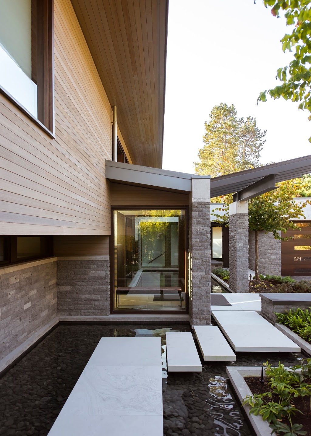 Hlynsky + Davis Architects Inc. | 2439 Bellevue Ave, West Vancouver, BC V7V 1E1, Canada | Phone: (604) 925-3631