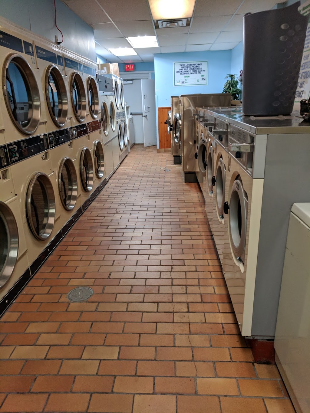 Brant Cleaners & Coin Laundry | 587 Brant St, Burlington, ON L7R 2G6, Canada | Phone: (905) 639-7646