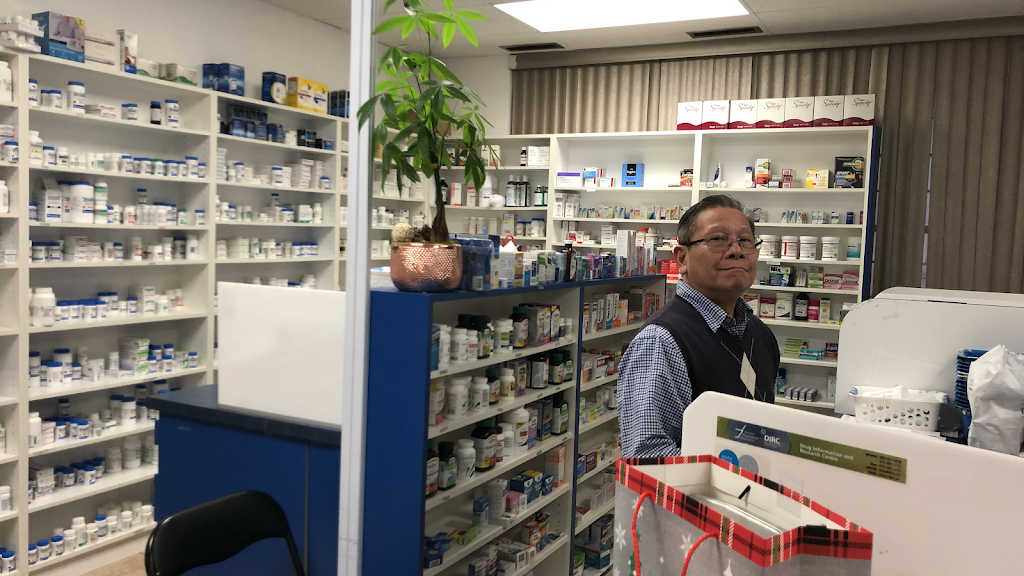 Tomken pharmacy and Medical center | 5153 Tomken Rd, Mississauga, ON L4W 1P1, Canada | Phone: (905) 624-8222