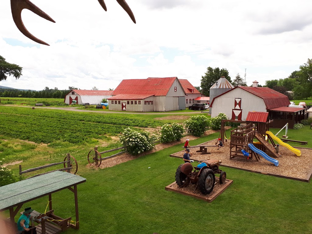 Ferme Paul Benoit | 2325 Rang de la Rivière S, Saint-Jean-Baptiste, QC J0L 2B0, Canada | Phone: (450) 464-0457