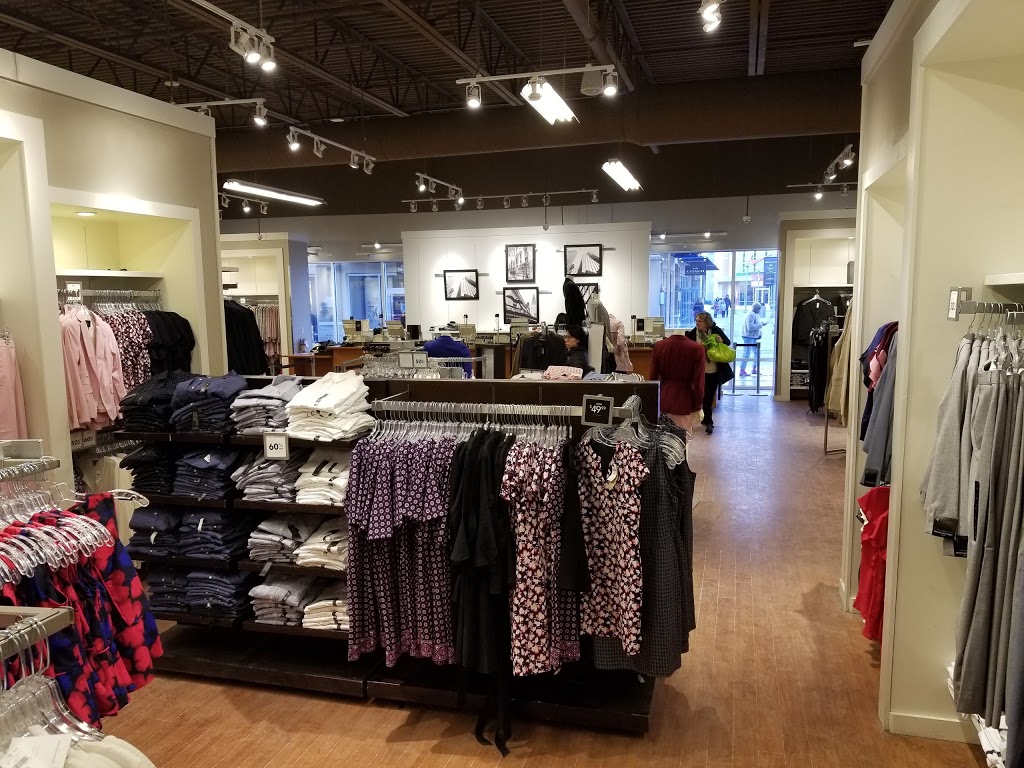 Banana Republic | 13850 Steeles Ave, Halton Hills, ON L7G 5G2, Canada | Phone: (905) 864-3345