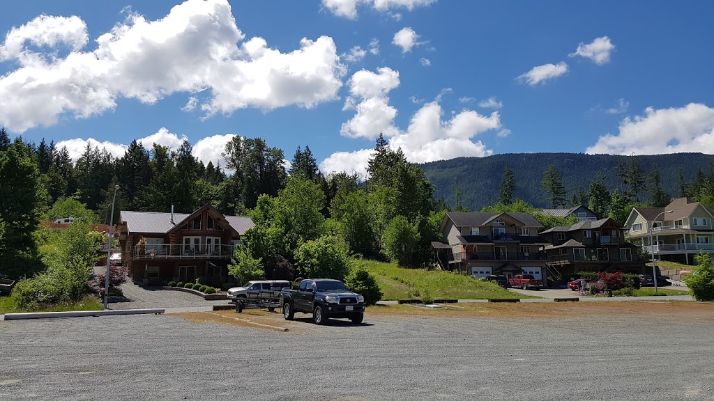 Cowichan Lake Marina | 415 Point Ideal Dr, Lake Cowichan, BC V0R 2G0, Canada | Phone: (250) 749-3530