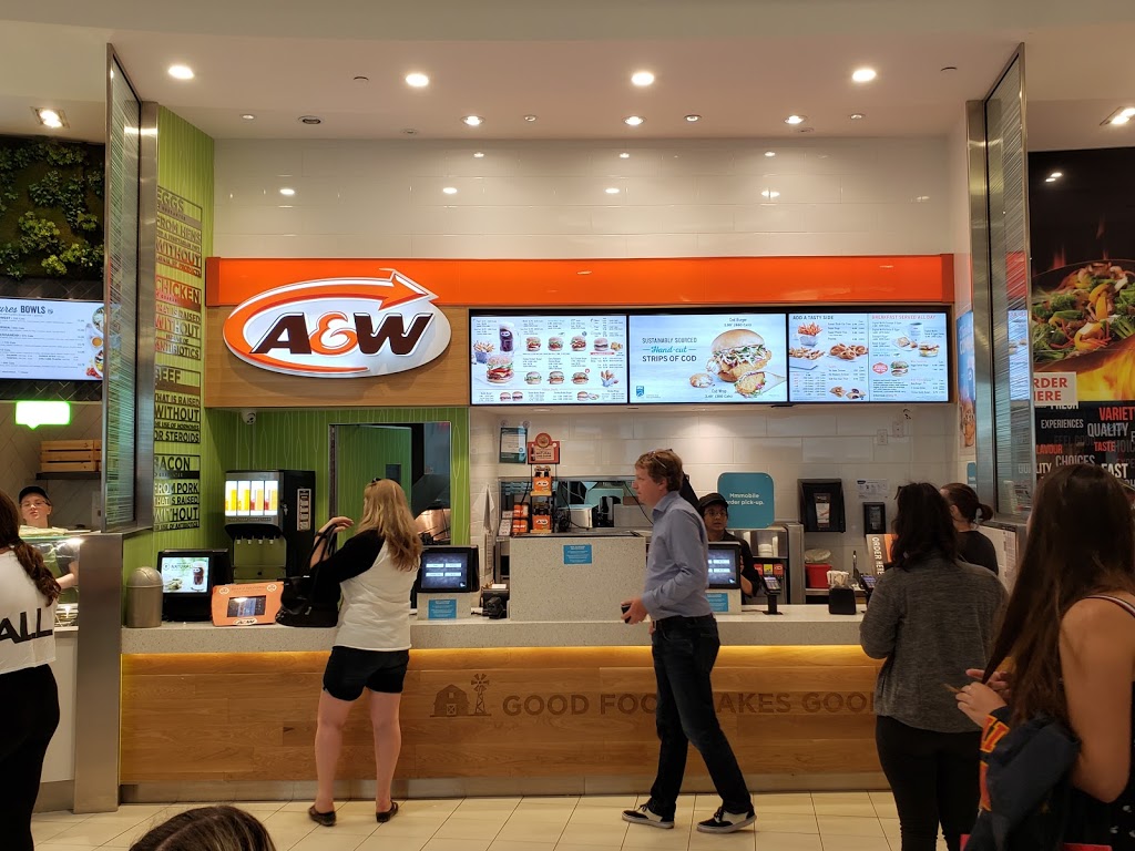 A&W Canada | 17600 Yonge St, Newmarket, ON L3Y 4Z1, Canada | Phone: (905) 967-0809