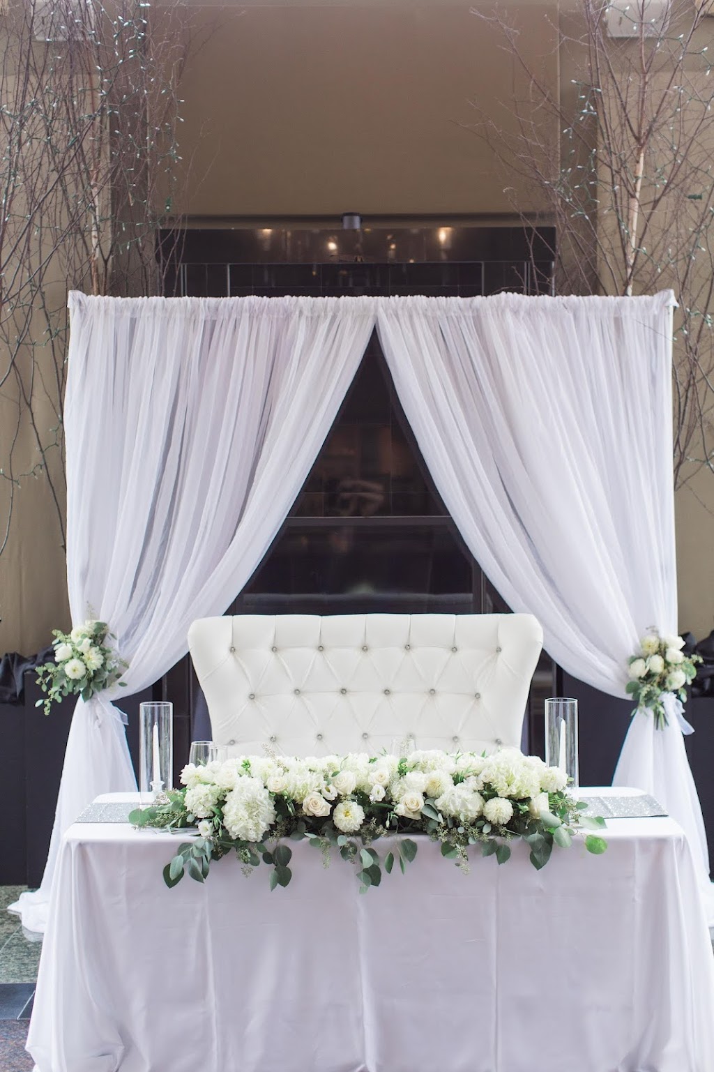 Lux Event Rental | 5330 Canotek Rd, Gloucester, ON K1J, Canada | Phone: (613) 501-0559