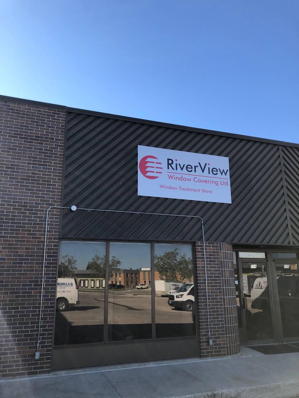 RiverView Window Covering LTD | 114 Paramount Rd, Winnipeg, MB R2X 2W3, Canada | Phone: (204) 583-6832