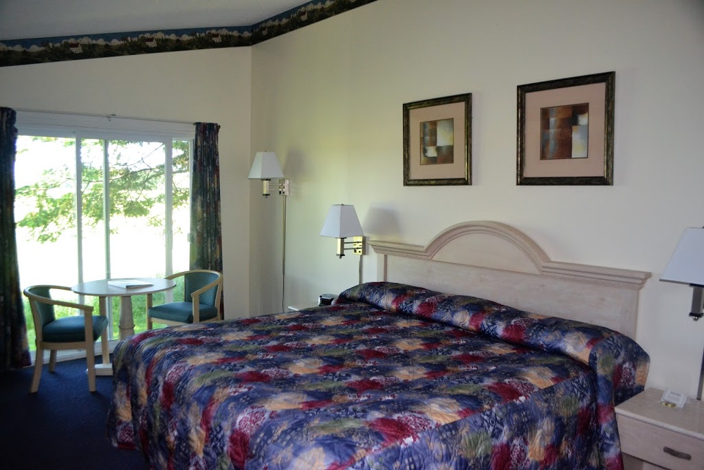 Stratford Suburban Motel | 2808 Ontario St, Stratford, ON N5A 6S5, Canada | Phone: (519) 271-9650