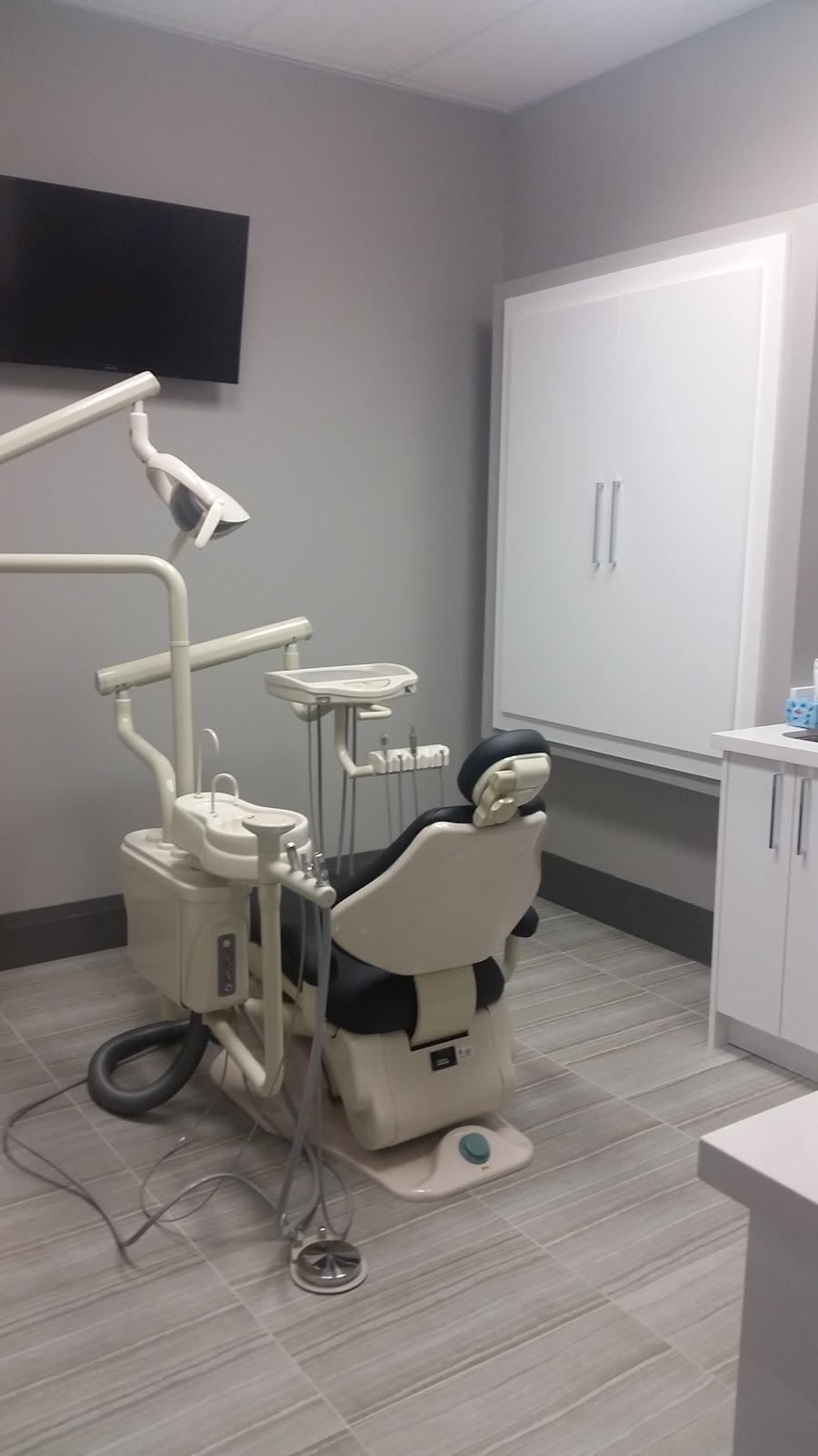 Smiles and Eyes Clinic | 1248 Dundas St E #8, Mississauga, ON L4Y 1C8, Canada | Phone: (905) 232-7653