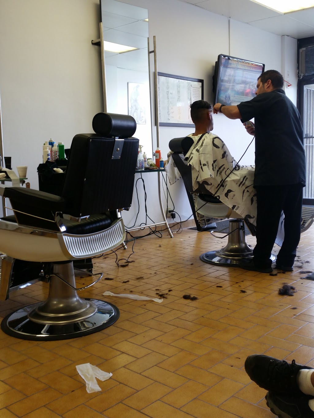 SANDROS BARBER SHOP | 1647 St Clair Ave W, Toronto, ON M6N 1G8, Canada | Phone: (647) 969-0895