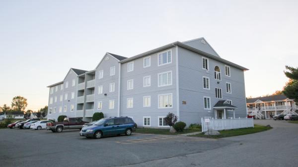 Edward Courts Apt | Edward Court, 213 Edward St, Miramichi, NB E1V 2Y7, Canada | Phone: (833) 313-2792