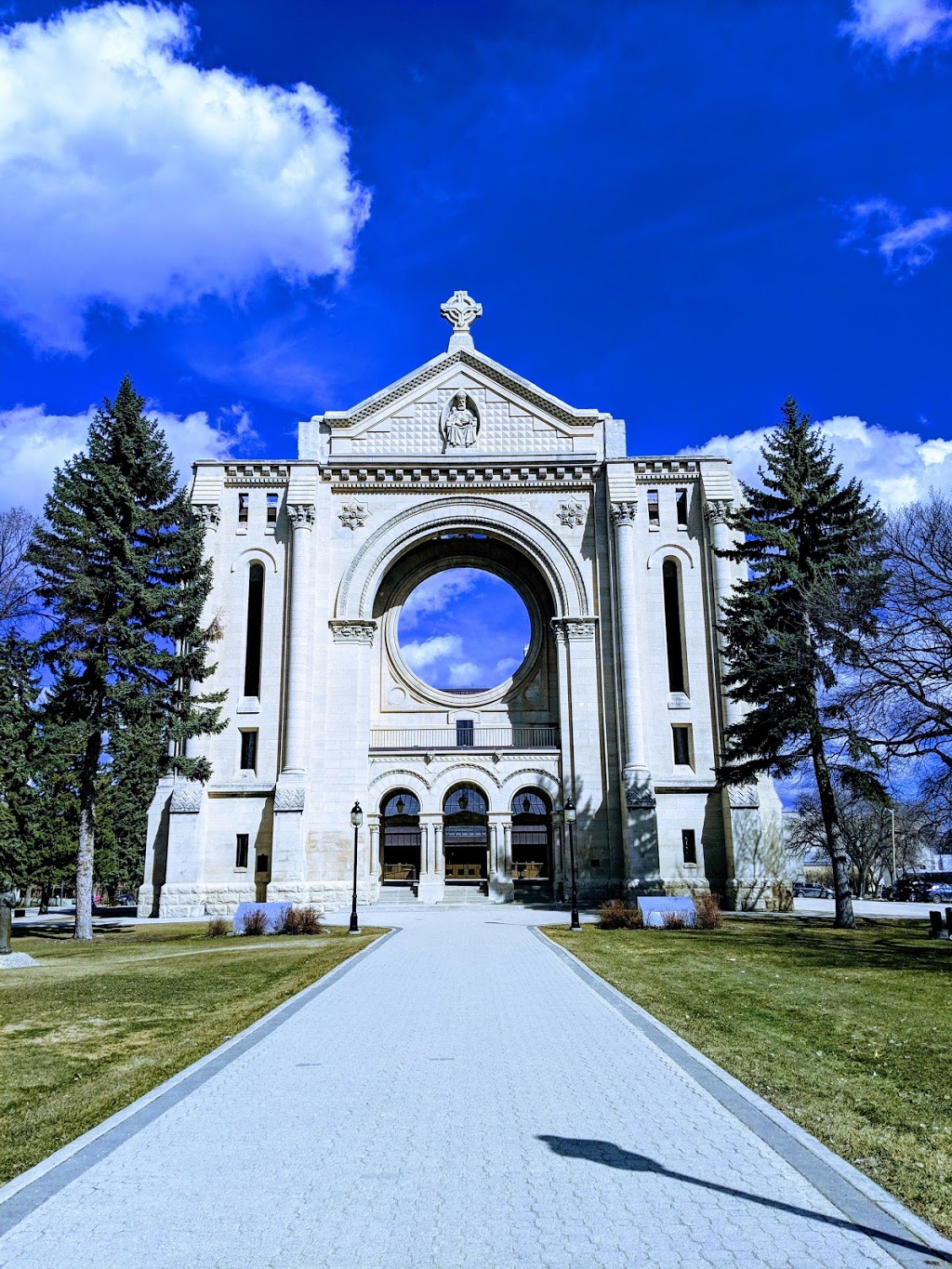 Saint Boniface Cathedral | 180 Avenue de la Cathedrale, Winnipeg, MB R2H 0H7, Canada | Phone: (204) 233-7304