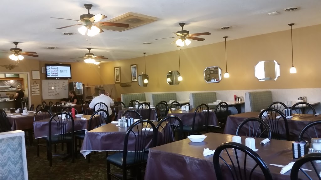 Country Cafe | 1635 Fred W Moore Hwy, St Clair, MI 48079, USA | Phone: (810) 329-2233