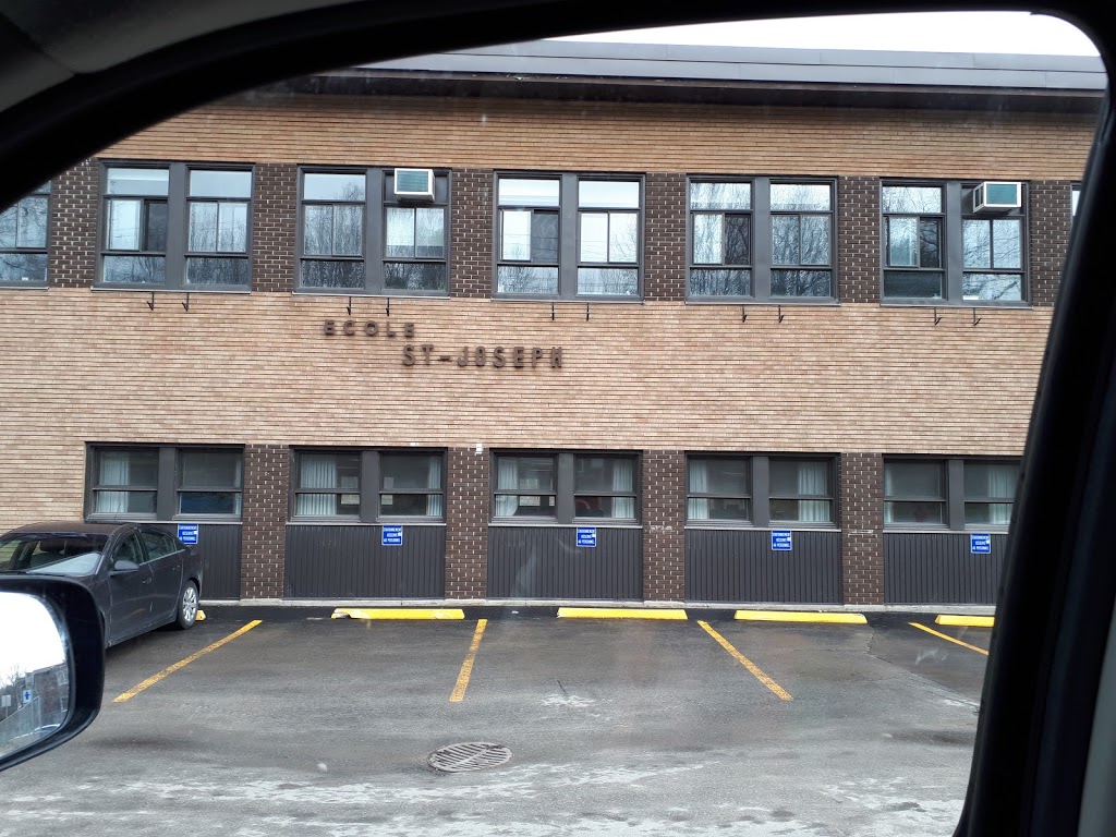 Saint Joseph School | 491 Pierre-Péladeau Road, Sainte-Adèle, QC J8B 1Z3, Canada | Phone: (450) 240-6223