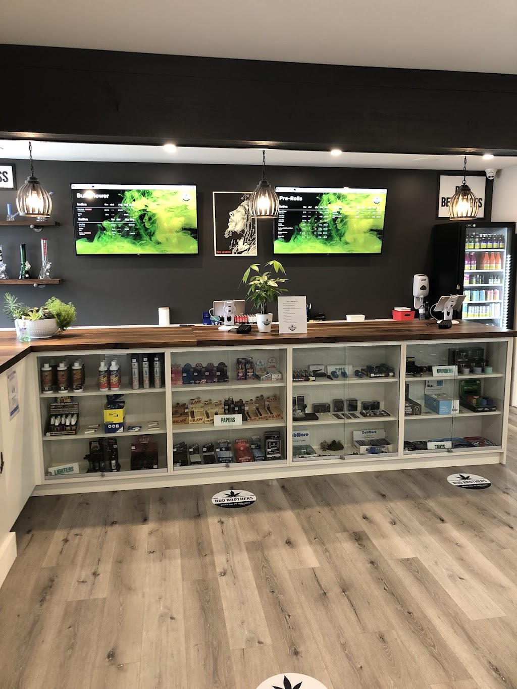 Bud Brothers Cannabis | 1568 Main St W, Hamilton, ON L8S 1E7, Canada | Phone: (289) 389-2088