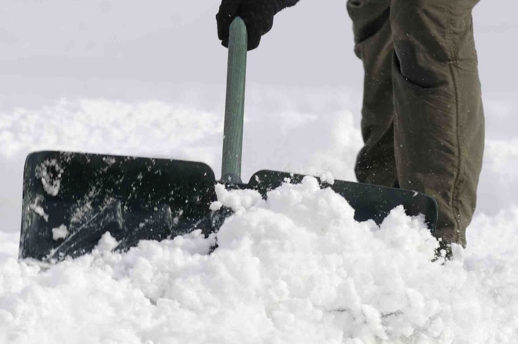 Tonys Snow Removal | 37 Guardsman Rd, Thornhill, ON L3T 6L2, Canada | Phone: (647) 889-2852